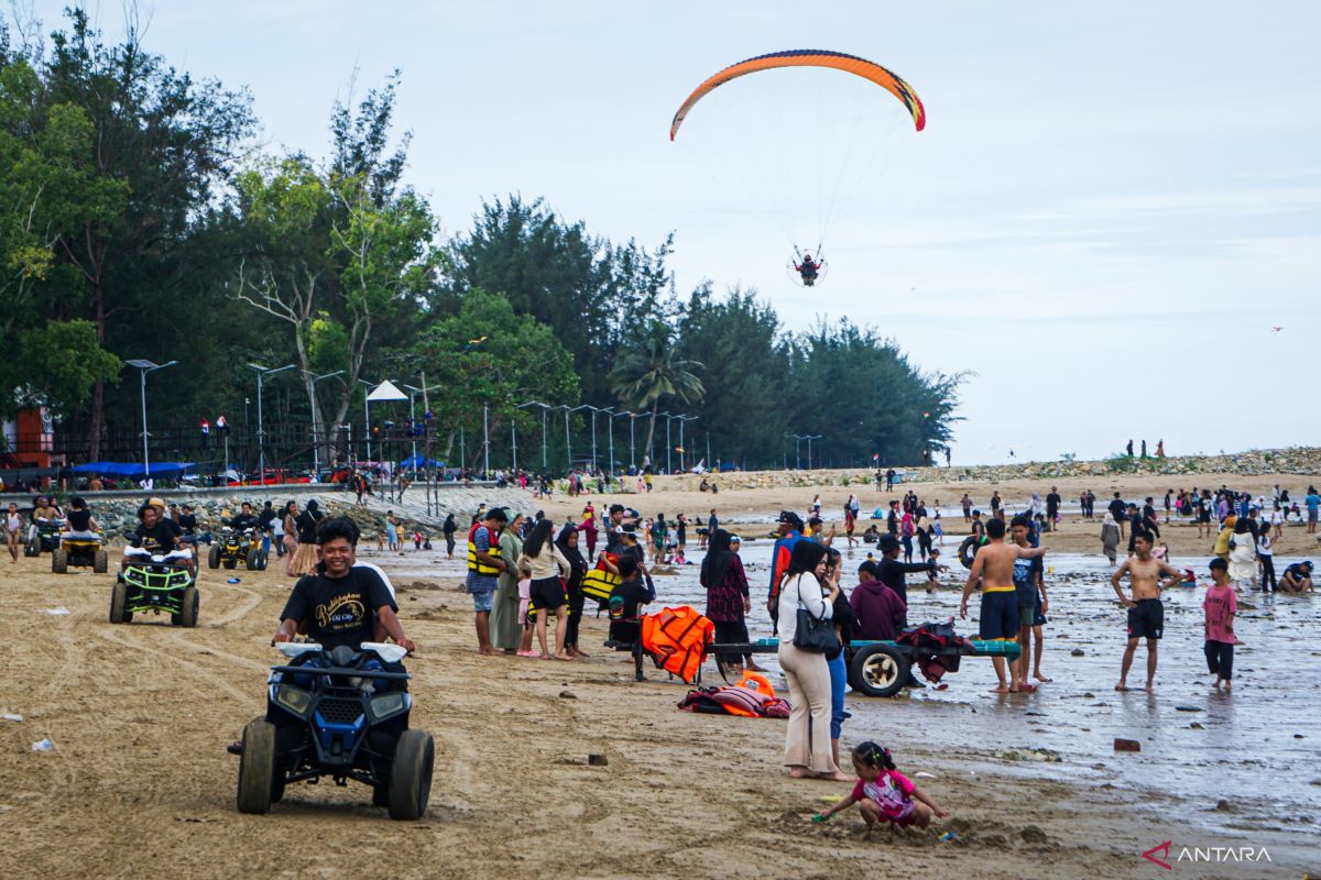 Pantai Manggar 2